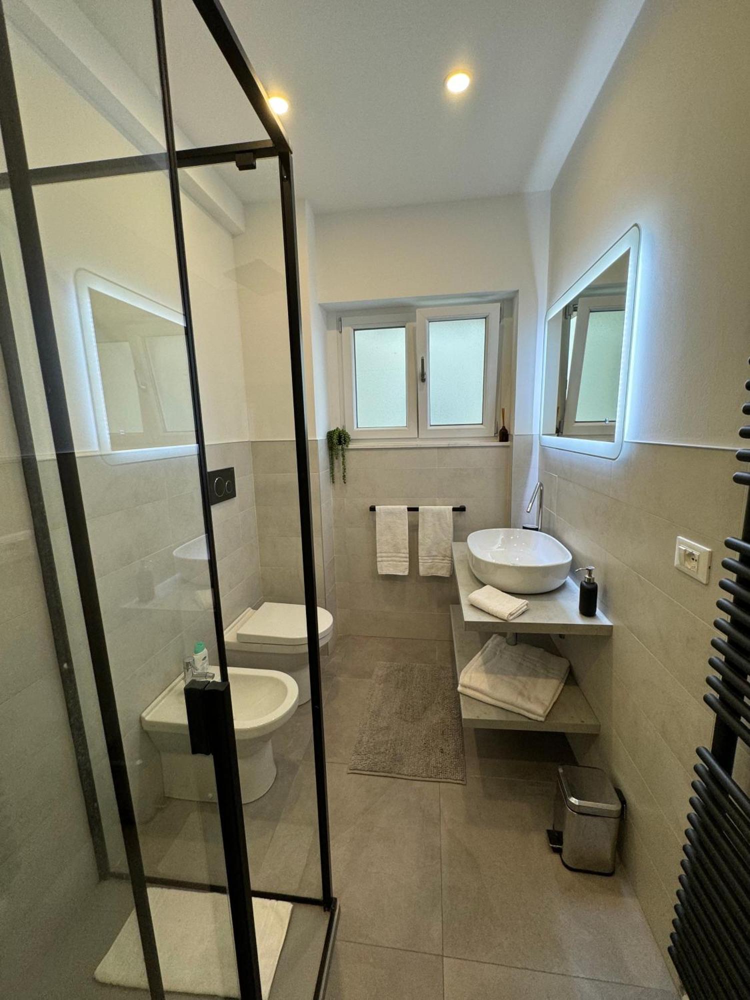 Maison Floran Appartamento In Centro A ตรีเอสเต ภายนอก รูปภาพ