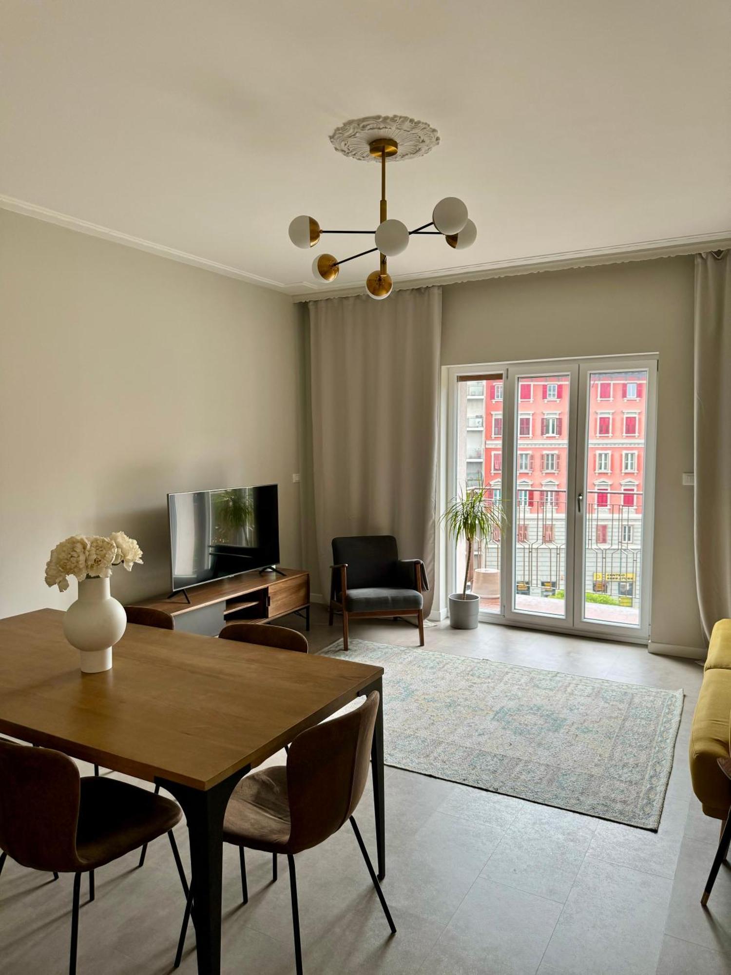 Maison Floran Appartamento In Centro A ตรีเอสเต ภายนอก รูปภาพ